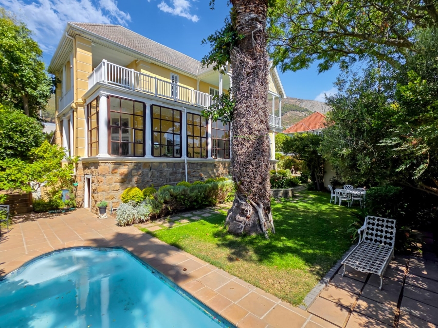 5 Bedroom Property for Sale in Fresnaye Western Cape